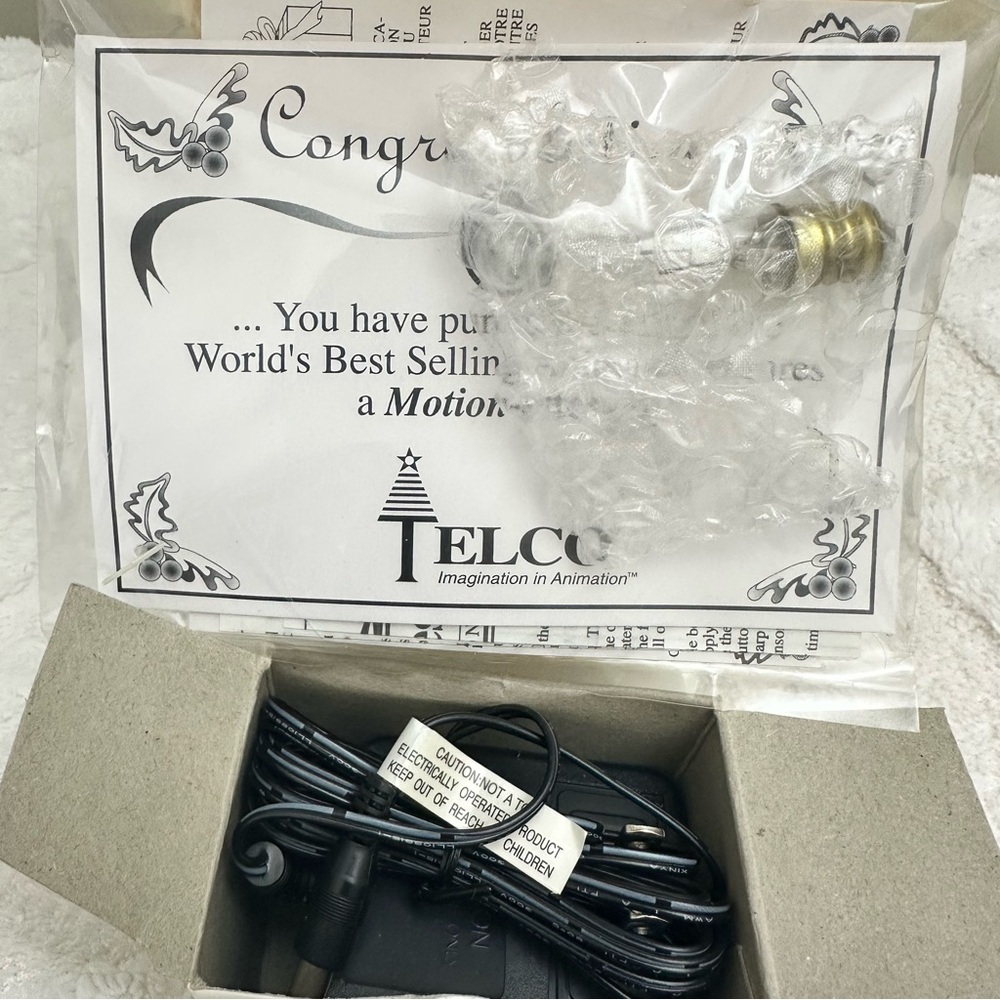 Winnie the Pooh Christmas Plush with Scarf and Honey Pot Collector Animated - Picture 16 of 16